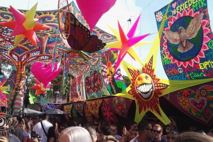 eventos tematizados compañia decoracion fluorescente alquiler arte retro años 60