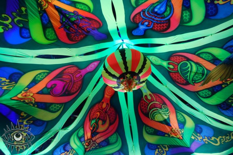 festival decoracion techo de licras por WOW Deco