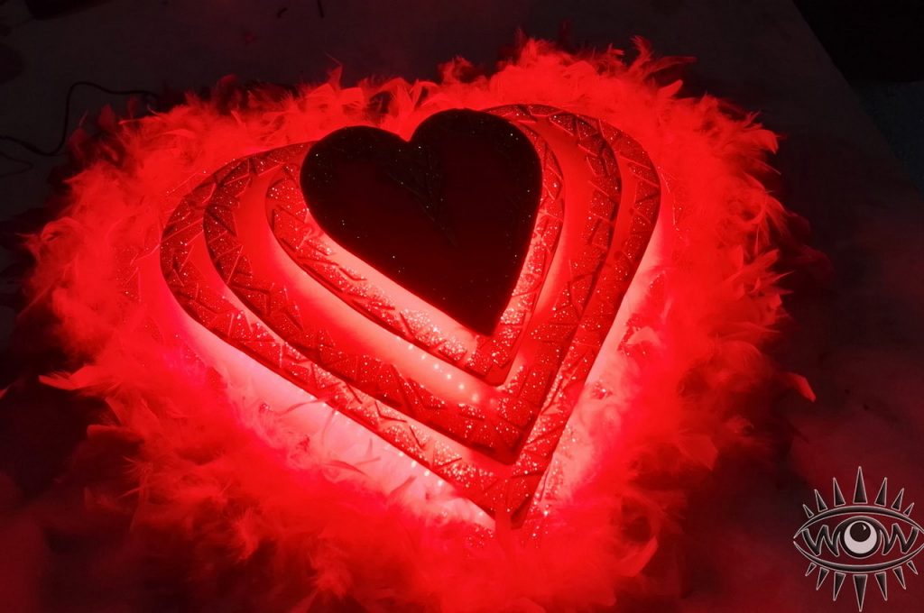 proyectos decorativos hechos a medida corazon amor led