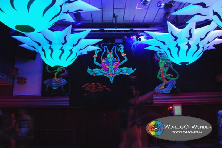 arte espacial noches de música techno figuras fluorescentes