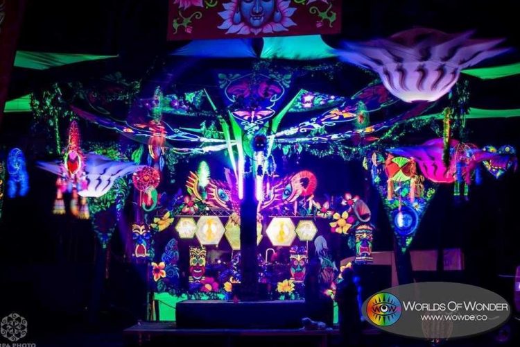 Transition Festival Pista de baile de noche arte magico bosque encantado evento psytrance