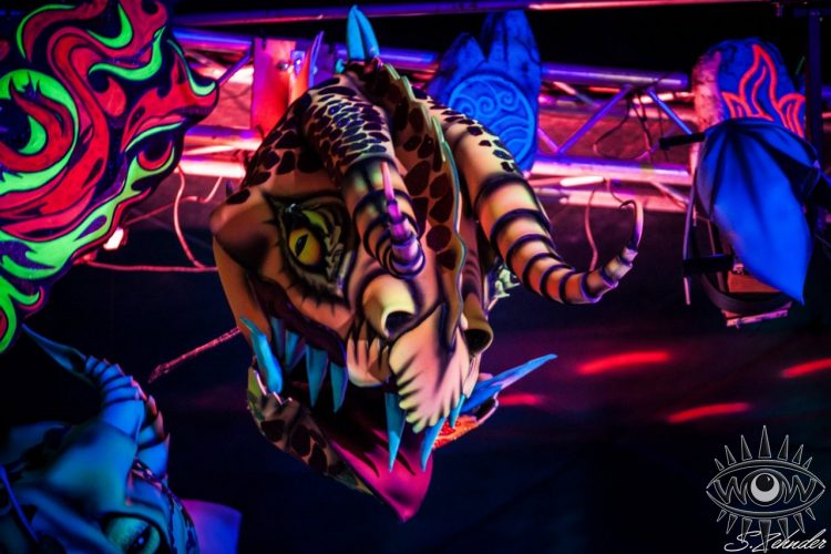diseño de escenarios atrezos objetos 3D cueva cristal dragones arte