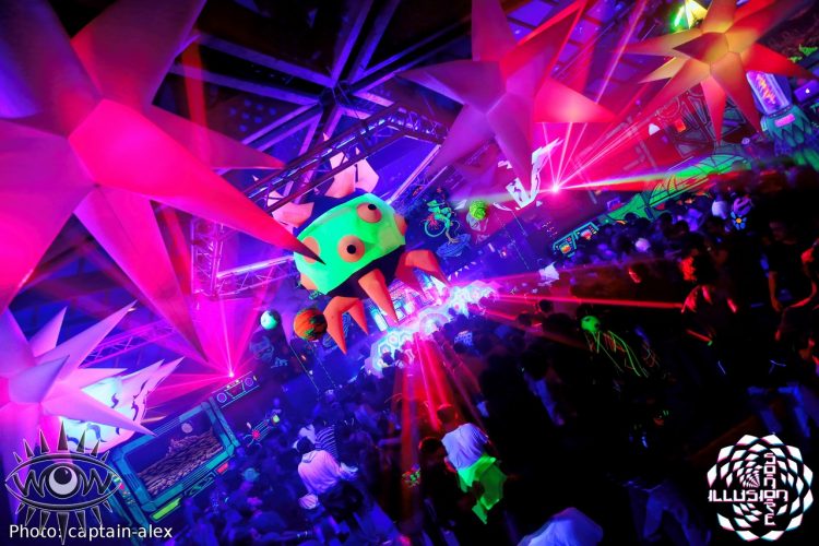 noches en clubs raves música electrónica arte psicodélica efectos visuales